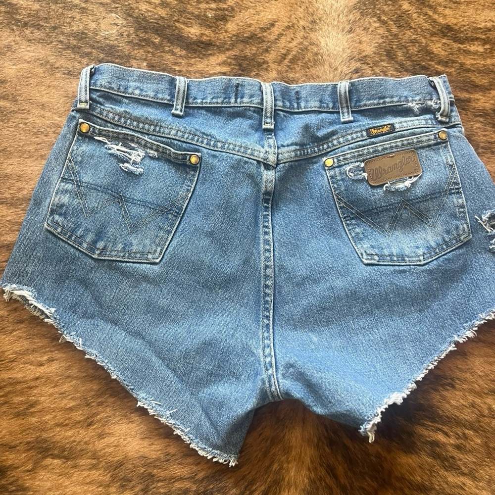 Wrangler cut offs size 31
